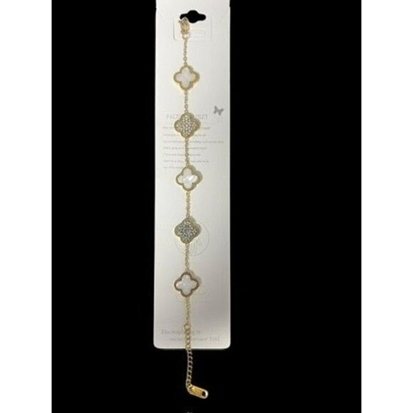 Clover Design Gold-Plated Bracelet With Adjustable Chain Length - Picture 1 of 2